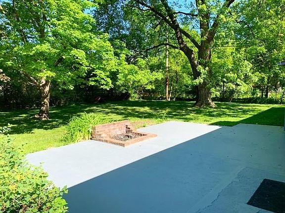 3rd image of 7516 Dorothy Dr