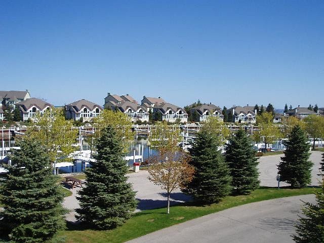 1st image of 70 Marina Dr N