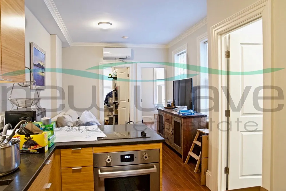 2 bed, 775 sqft, $3,700 — Photo 2