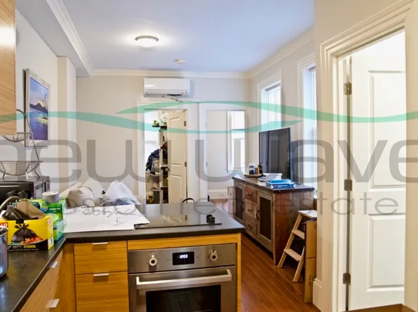 98 Myrtle St, Boston, MA