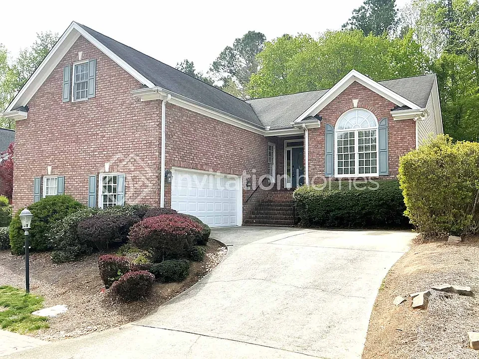 1208 Champions Pointe Dr