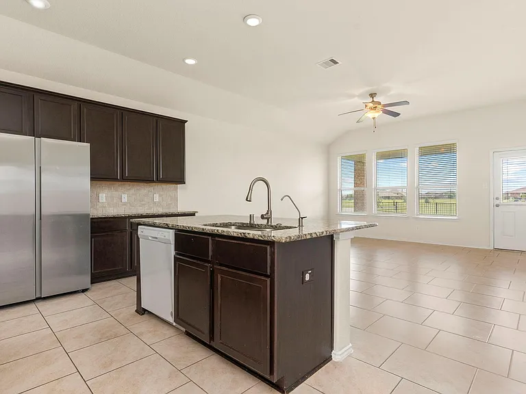 23607 Legano Dr — Photo 19