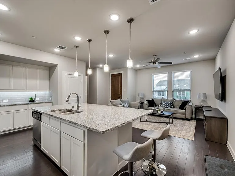 1317 Pebblebrook Dr — Photo 25