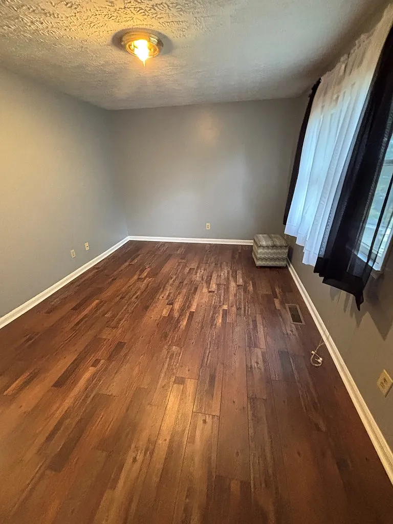 3 bed, 2.5 bath, 1472 sqft, $1,500 — Photo 3