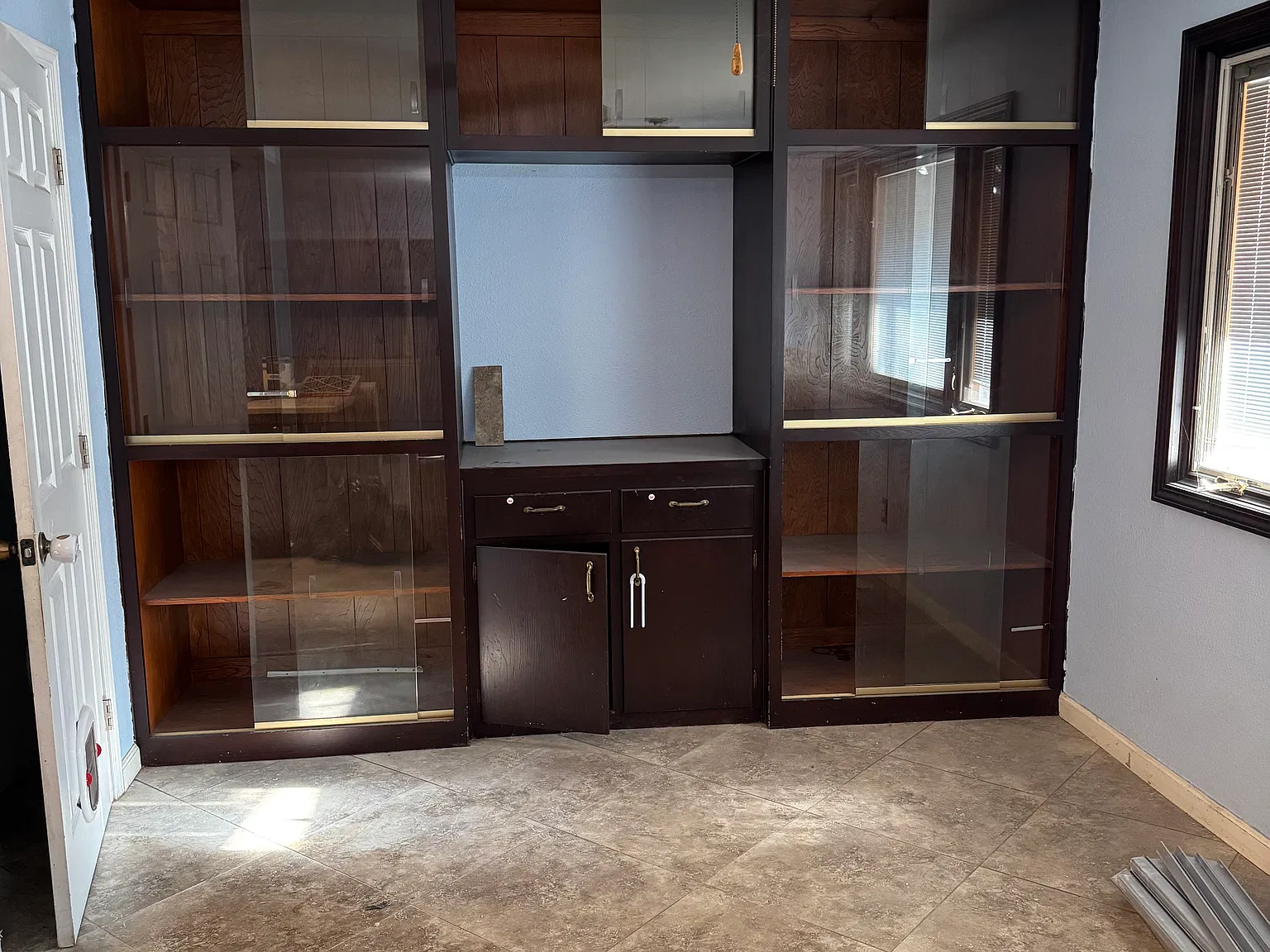 3320 Royalton Ave — Photo 3