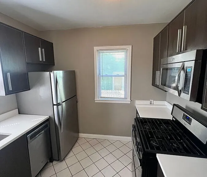 75 Euclid Ave — Photo 9