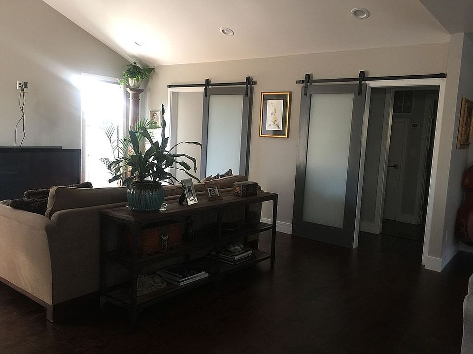 1st image of 192 W Rosemary Ln