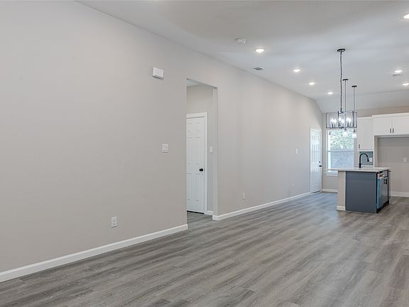 4th image of 3627 Havana St