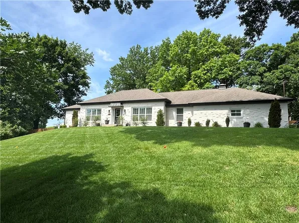 850 NW Valley Ln, Riverside, MO 64150