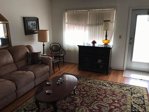 3rd image of 205 Norwich I