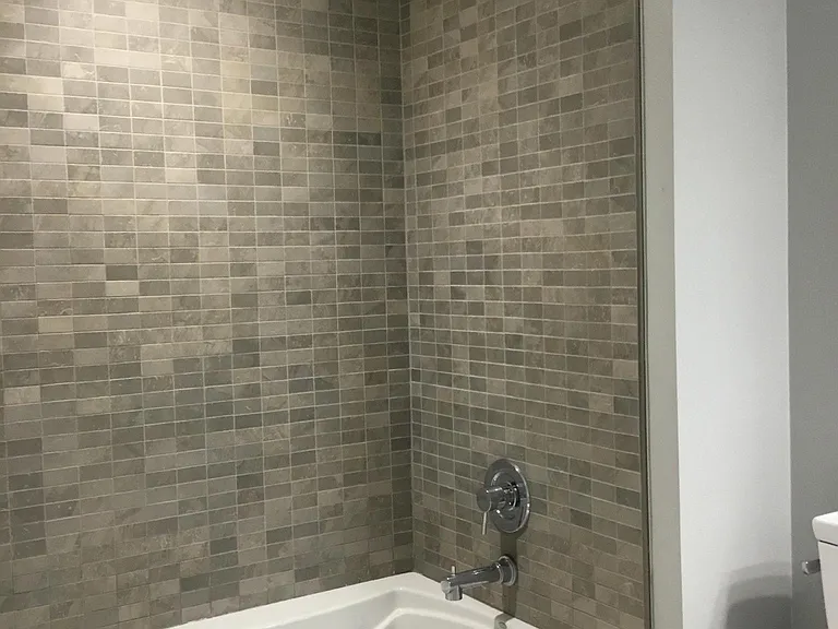 696 E 2200 N — Photo 16