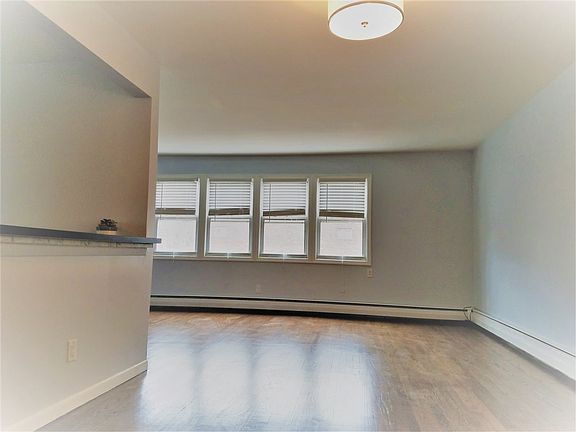 4th image of 31 Waldo Ave