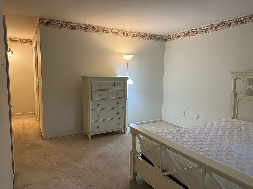 2nd image of 19 Woodmont Dr #1