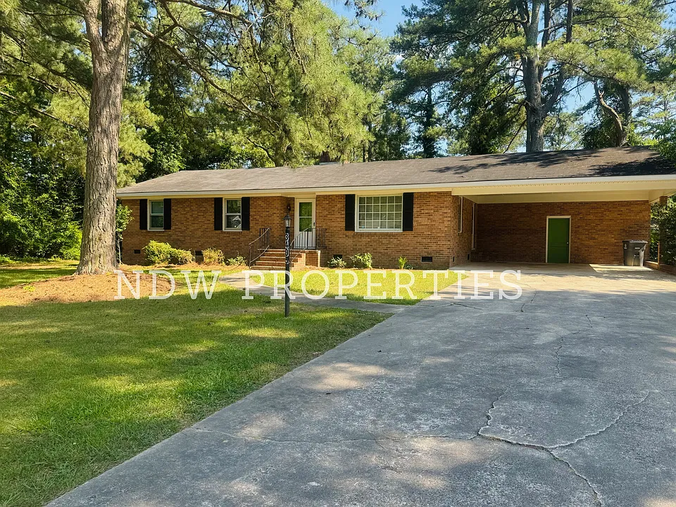 3405 Brookview Dr
