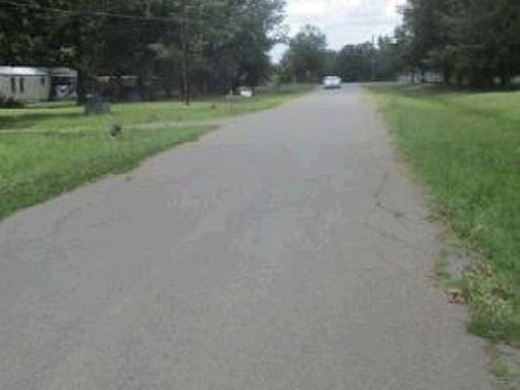 Exterior Neighborhood (street photo)