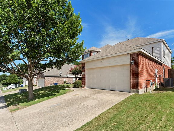 3rd image of 4009 Mulberry Dr