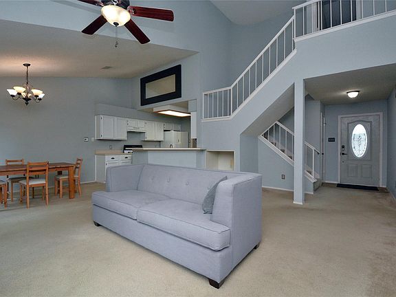4th image of 1404 Piney Creek Ln