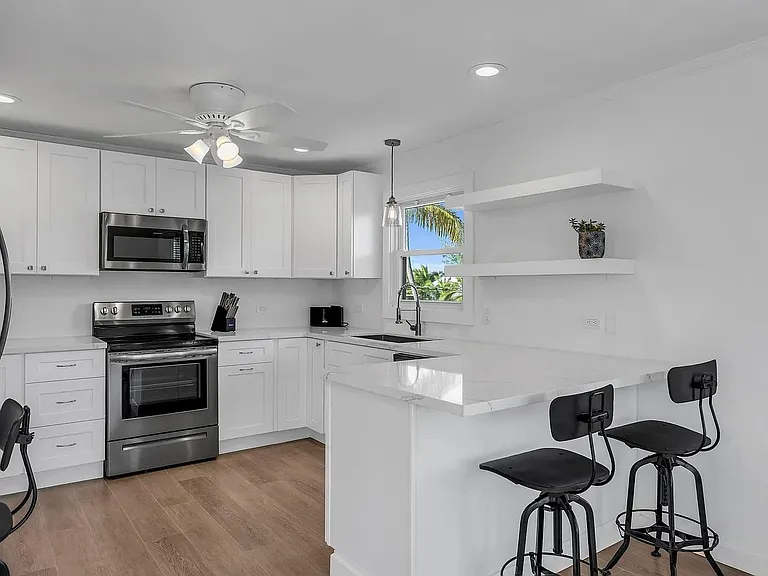 111 San Marco Dr — Photo 5