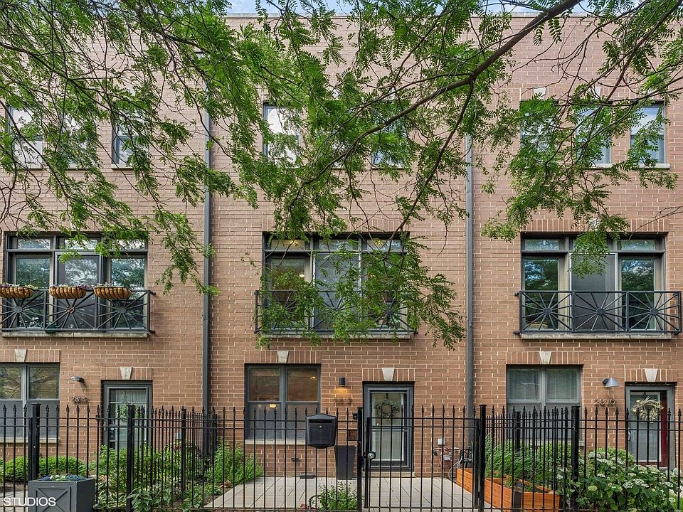 1st image of 2812 W Dickens Ave