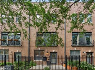2812 W Dickens Ave, Chicago, IL 60647