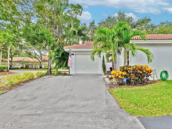 1361 Seagrape Cir, Weston, FL 33326