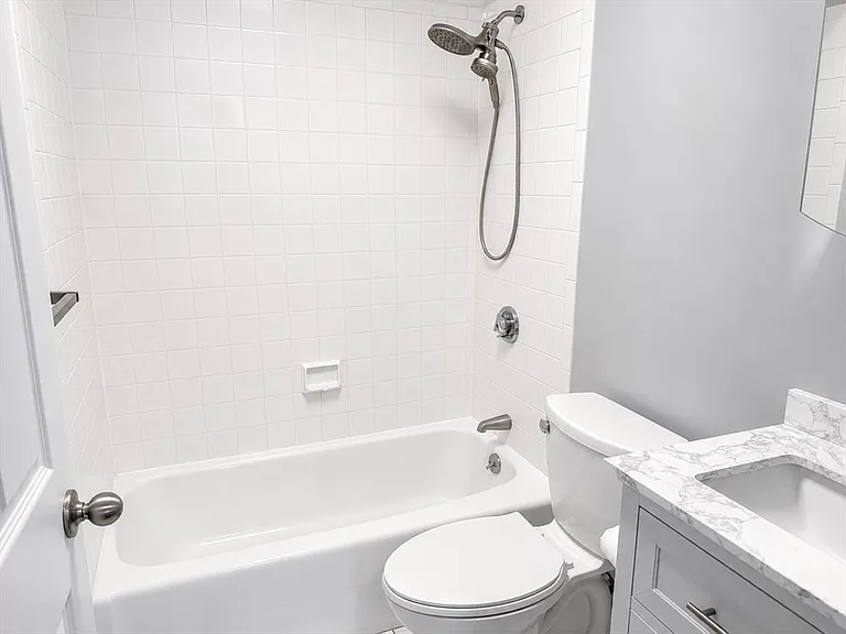 67 Frankfort St #301 — Photo 7