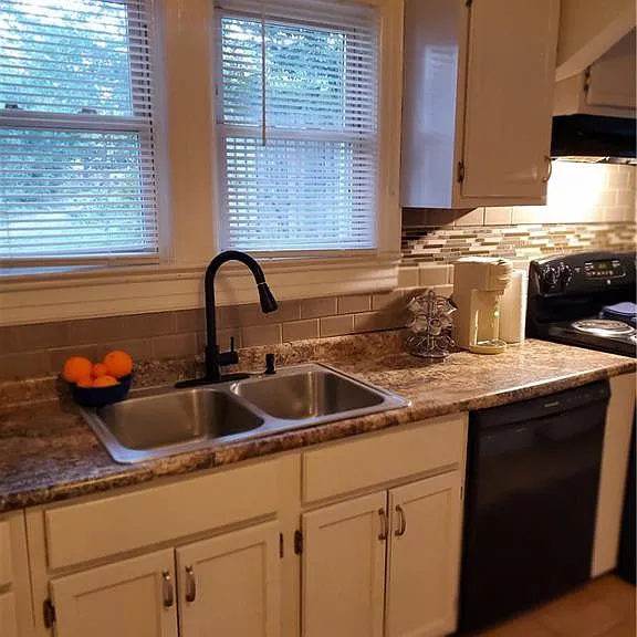2712 NE Greenway Ave — Photo 4