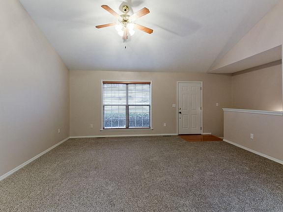 5th image of 446 Woodland Dr