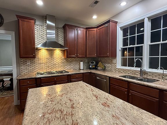 5th image of 69 Renfield Dr