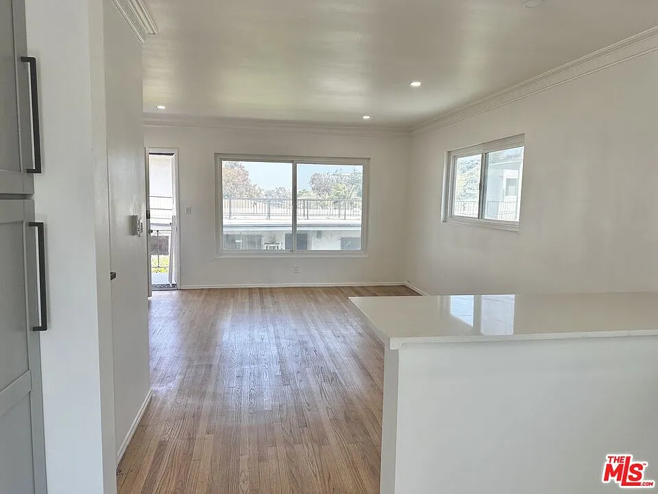 1 bed, 1.0 bath, 650 sqft, $2,295 — Photo 4