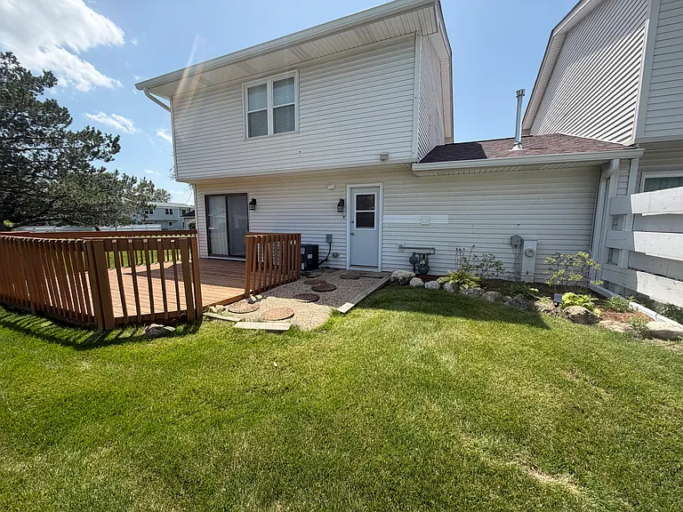 446 Wyeth Cir — Photo 4