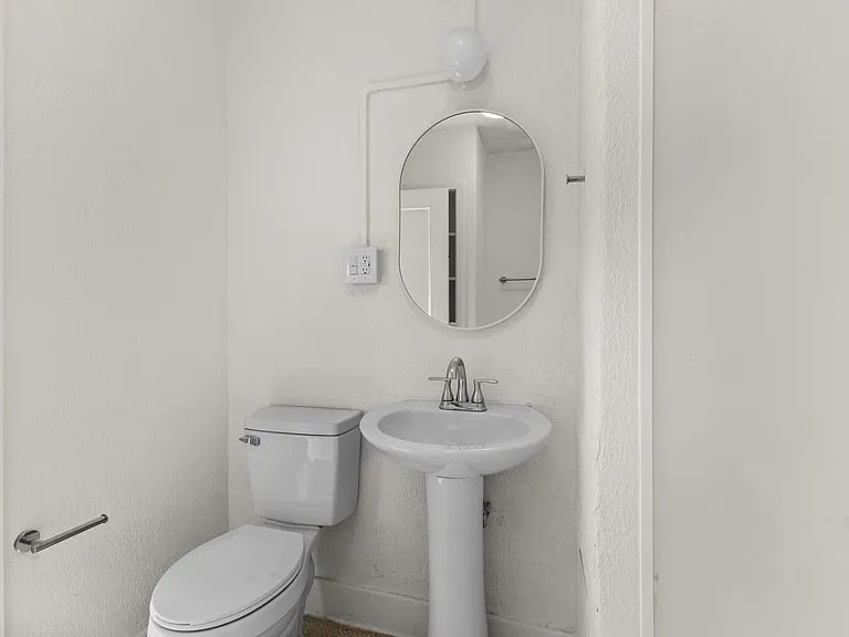 St. Regis Apartments — Photo 72