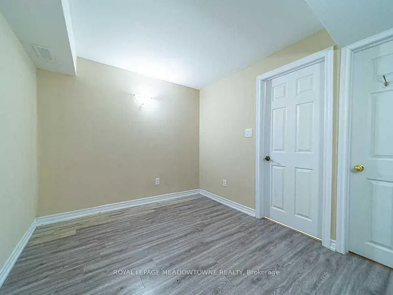 1036 Yates Dr — Photo 6