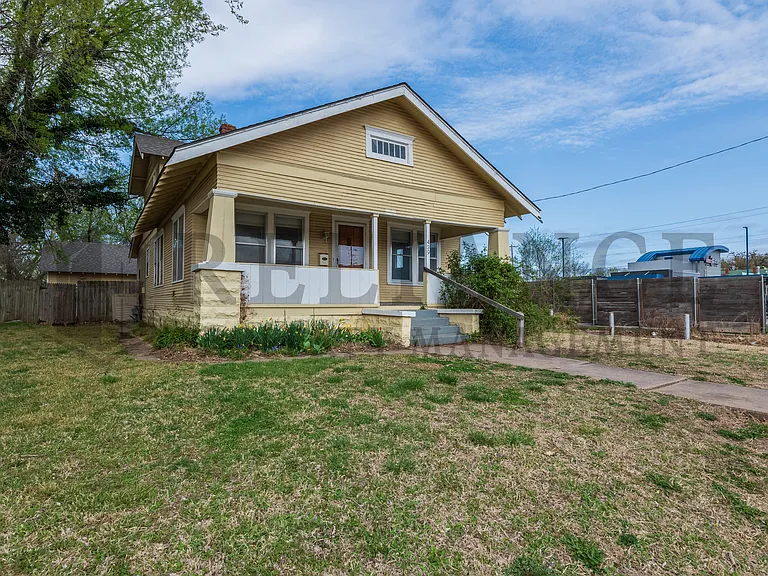 439 N Lorraine Ave — Photo 3