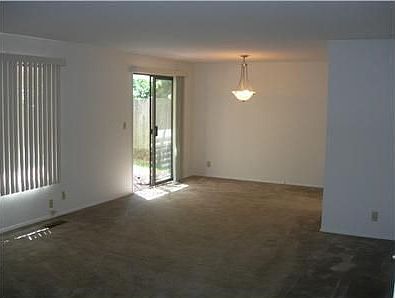 5th image of 3421 17th Ct NE