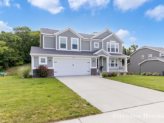 2nd image of 1774 Solitude Dr NE