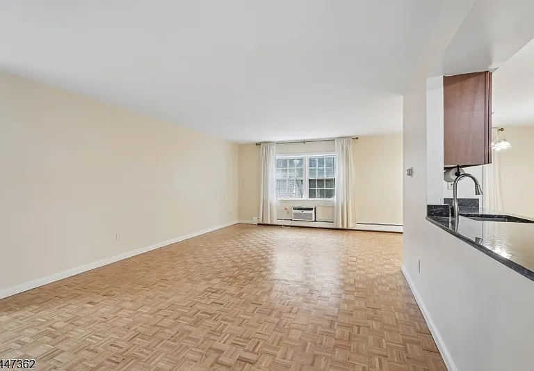 135-167 S Maple Ave #143-B — Photo 8