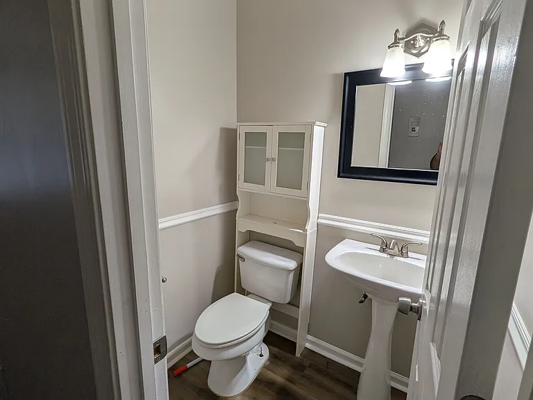 370 Brentwood Dr — Photo 6