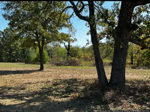19120 Dripping Springs Rd, Okmulgee, OK 74447