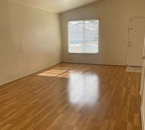 4th image of 1056 Menands Ave