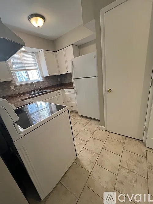 3 bed, 1008 sqft, $2,150 — Photo 3