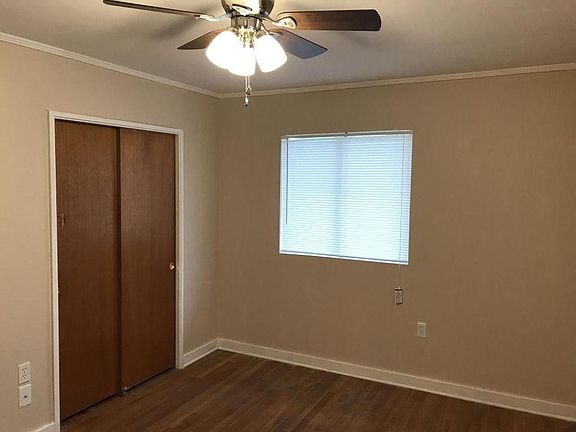 5th image of 700 Montrose Ave