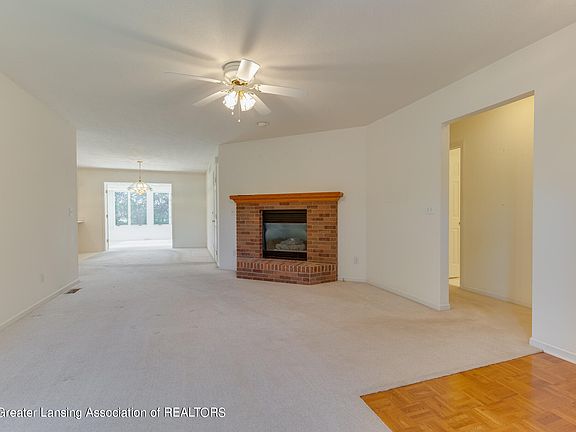4th image of 1230 Harrington Ln