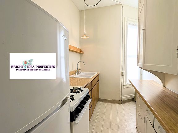 3rd image of 583 Lincoln Ave APT 4