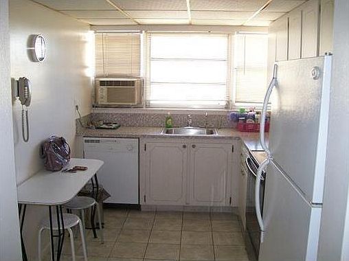 5th image of 940 NE 199th St #4J