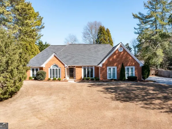 330 Todwick Dr, Roswell, GA 30075