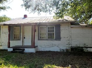 611 Champlain St, Hamlet, NC 28345