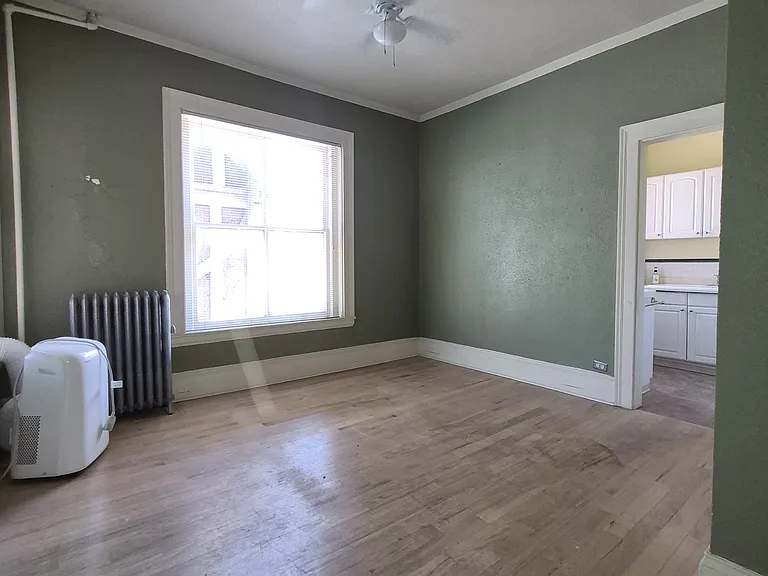 1136 N Logan St #5 — Photo 7
