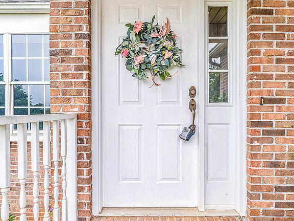 3rd image of 1004 Sugar Creek Ln
