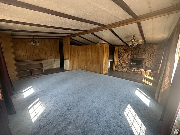 3rd image of 185 E Main St